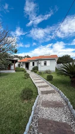 Casa São Luiz, 5 minutos do Centro, de 3 dormitórios com Piscina