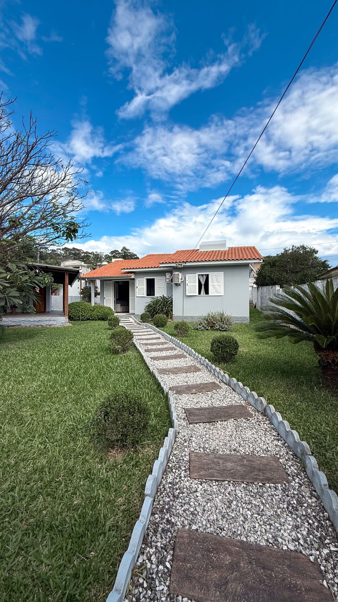 Casa São Luiz, 5 minutos do Centro, de 3 dormitórios com Piscina