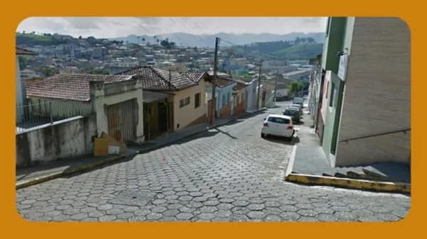 CASA RESIDENCIAL, SITUADO NA RUA PADRE ANTÔNIO PASCOAL, N°33, NO MUNICÍPIO DE CAMBUÍ/MG