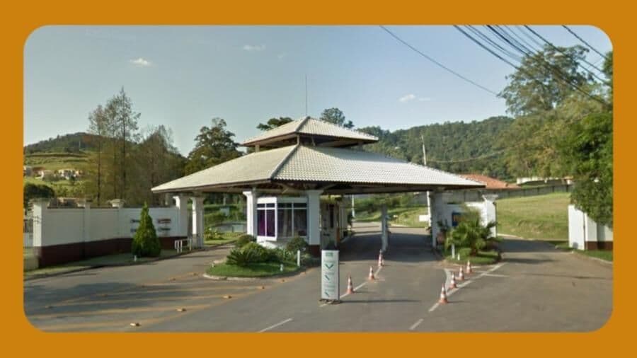 50% DO IMÓVEL SITUADO NO LOTE 05, QUADRA 11, DO LOTEAMENTO DENOMINADO RESIDENCIAL FAZENDA DO PORTO, NA RUA DOS GAVIÕES, Nº 45, COND. RESIDENCIAL PORTO ATIBAIA NO BAIRRO GUAXINDUVA, ATIBAIA/SP