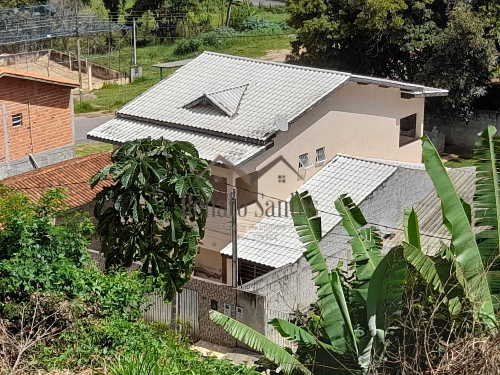 Sobrado em Vargem - Centro
