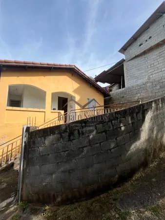 Casa em Vargem - Centro