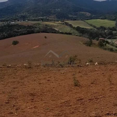Fazenda/Sítios/Chácaras em Vargem - Centro