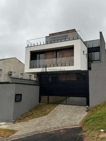 Casa Sobrado Triplex em Condomínio, com 03 quartos (02 suítes), Uberaba, Curitiba