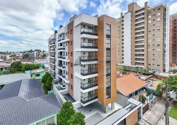 Apartamento Cobertura Duplex com 03 quartos (01 suíte) no Centro