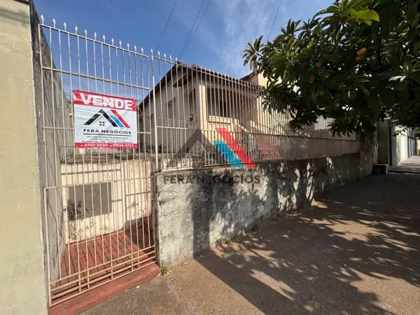 Casa em Mirandópolis - Centro