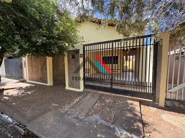 Casa em Mirandópolis - Conjunto Habitacional Colina Verde