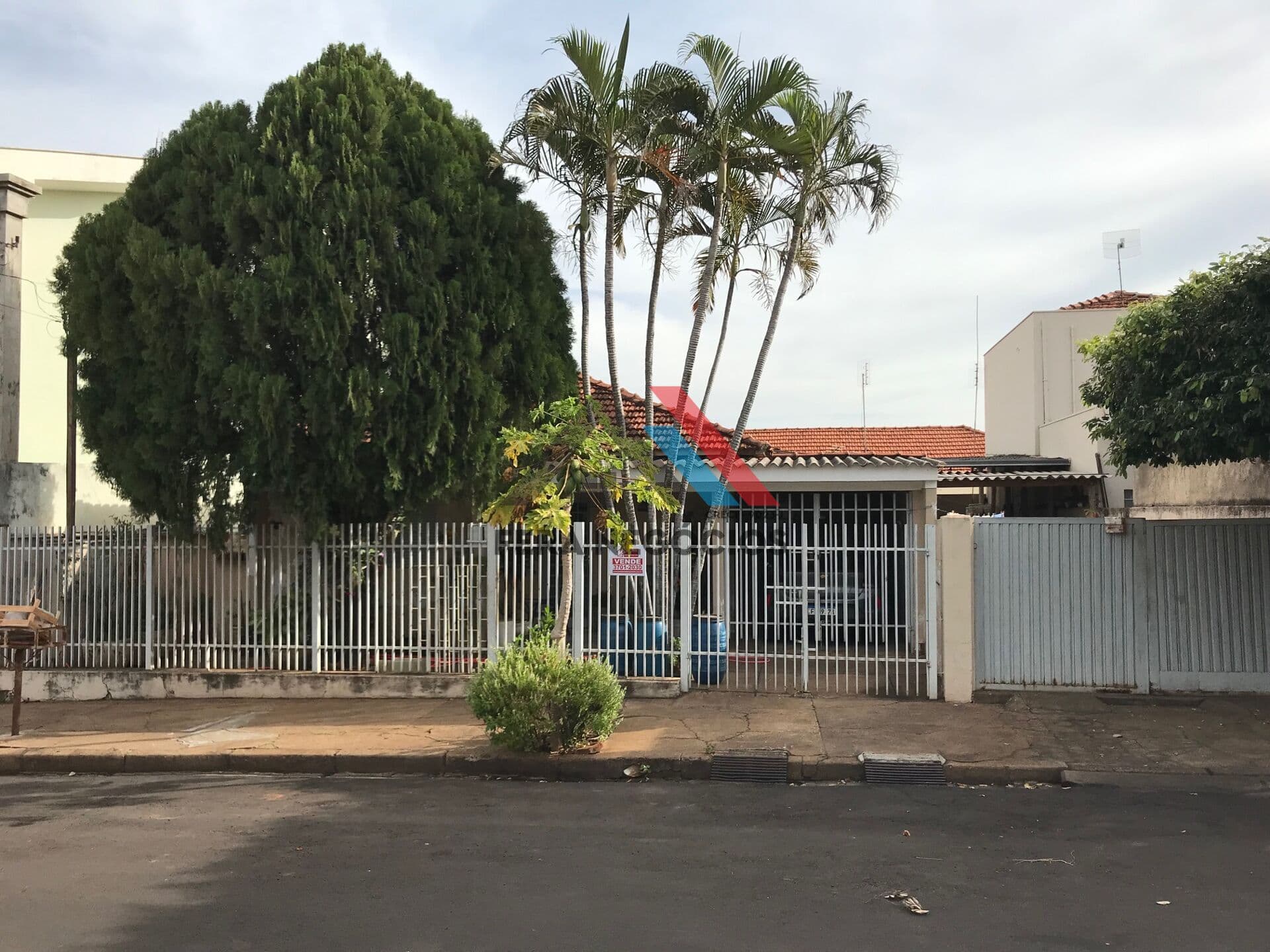 Casa em Mirandópolis - Centro