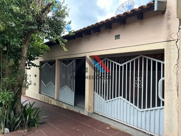 Casa em Mirandópolis - Centro