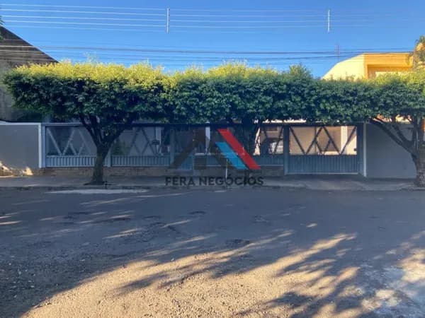 Casa em Mirandópolis - Centro