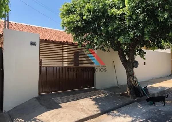 Casa em Mirandópolis - Centro