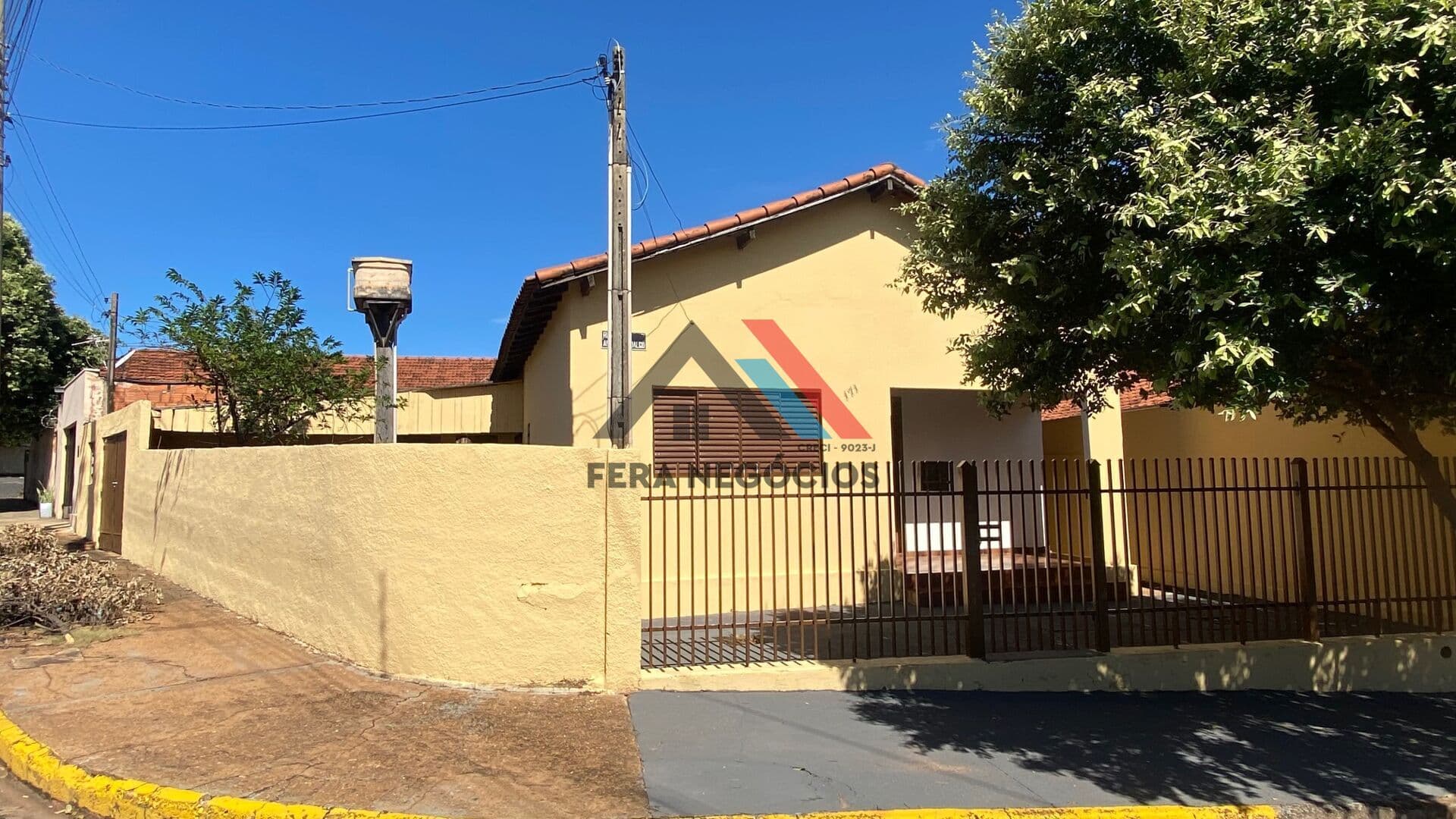 Casa em Mirandópolis - Centro