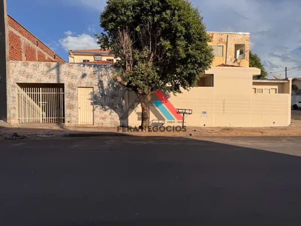Casa em Mirandópolis - Centro