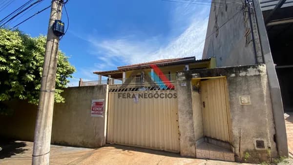 Casa em Mirandópolis - Centro
