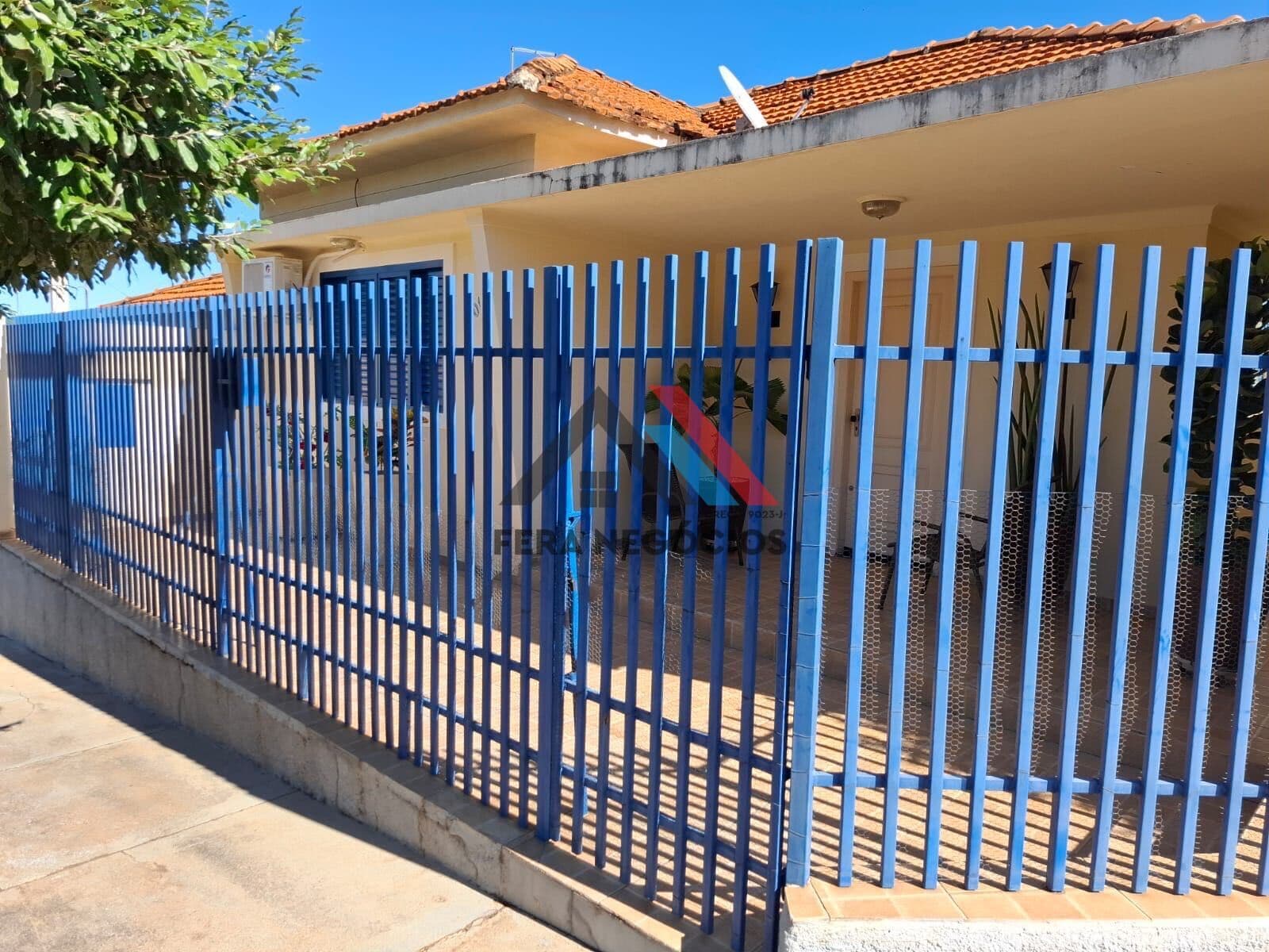 Casa em Mirandópolis - Centro