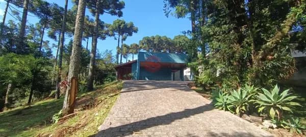 Residencia Encantadora, no Condomínio Villagio Verde - M Bom Jesus - Campo Largo!