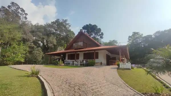 Chácara com 5.147,50m2 e 370m2 de área construída, completa, Bugre, Balsa Nova, PR