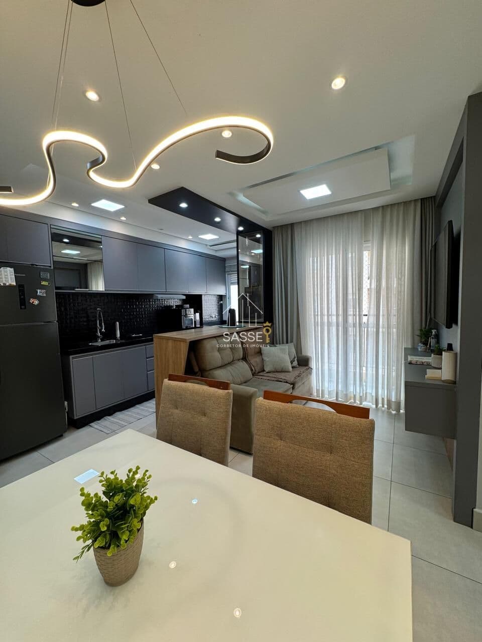 APARTAMENTO C/ 2 SUÍTES