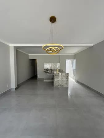 CASA 3 DORMITÓRIOS (1 SUÍTE)