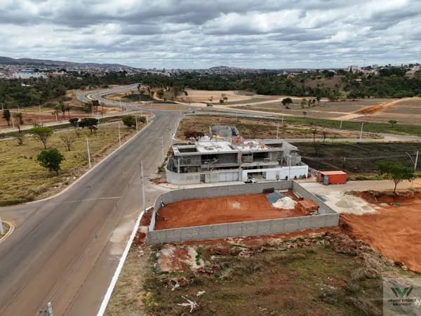 Lotes comerciais e residenciais a partir de 360m² com financiamento próprio em até 120x! Sete Lagoas/MG
