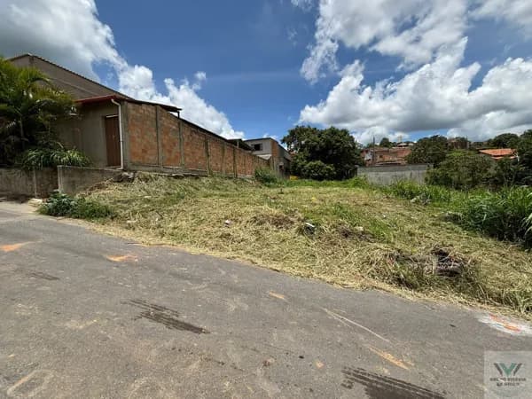 Excelente lote entre Contagem e Esmeraldas comercial e residencial 360m² com financiamento próprio em até 120x!