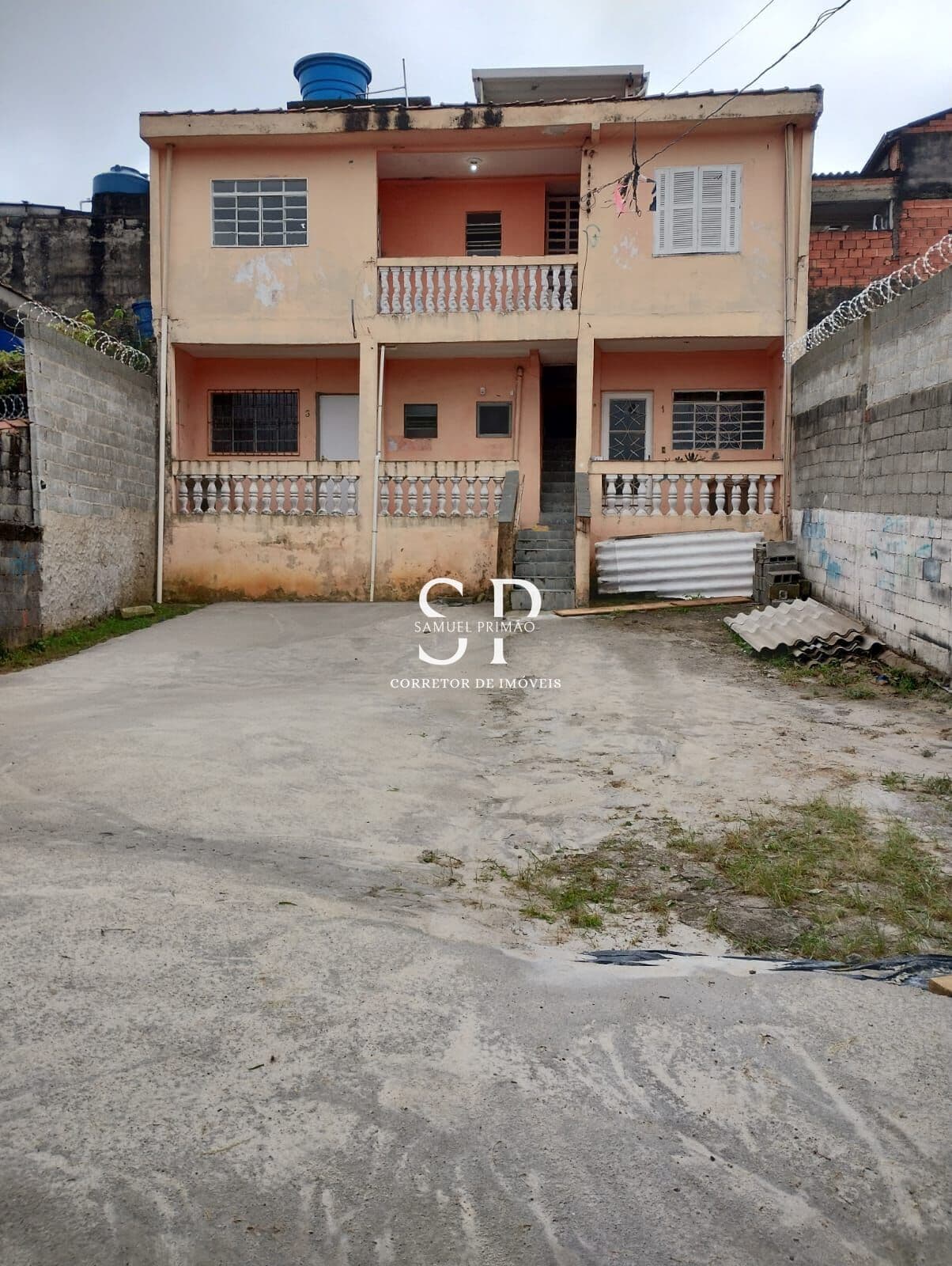 Oportunidade para Investidores: 4 Casas em Terreno Amplo – Documentação OK!