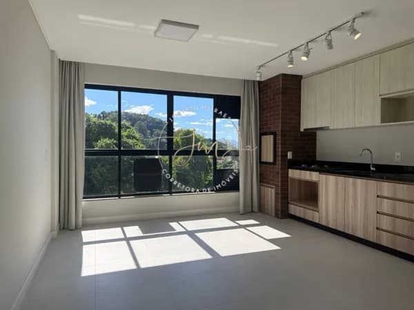 Apartamento 2 suítes semi mobiliado ao lado da FURB