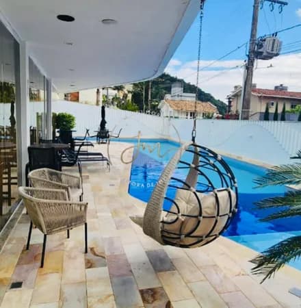 Cobertura Duplex cinematográfica em Cabeçudas, Alto Padrão e vista incomparável