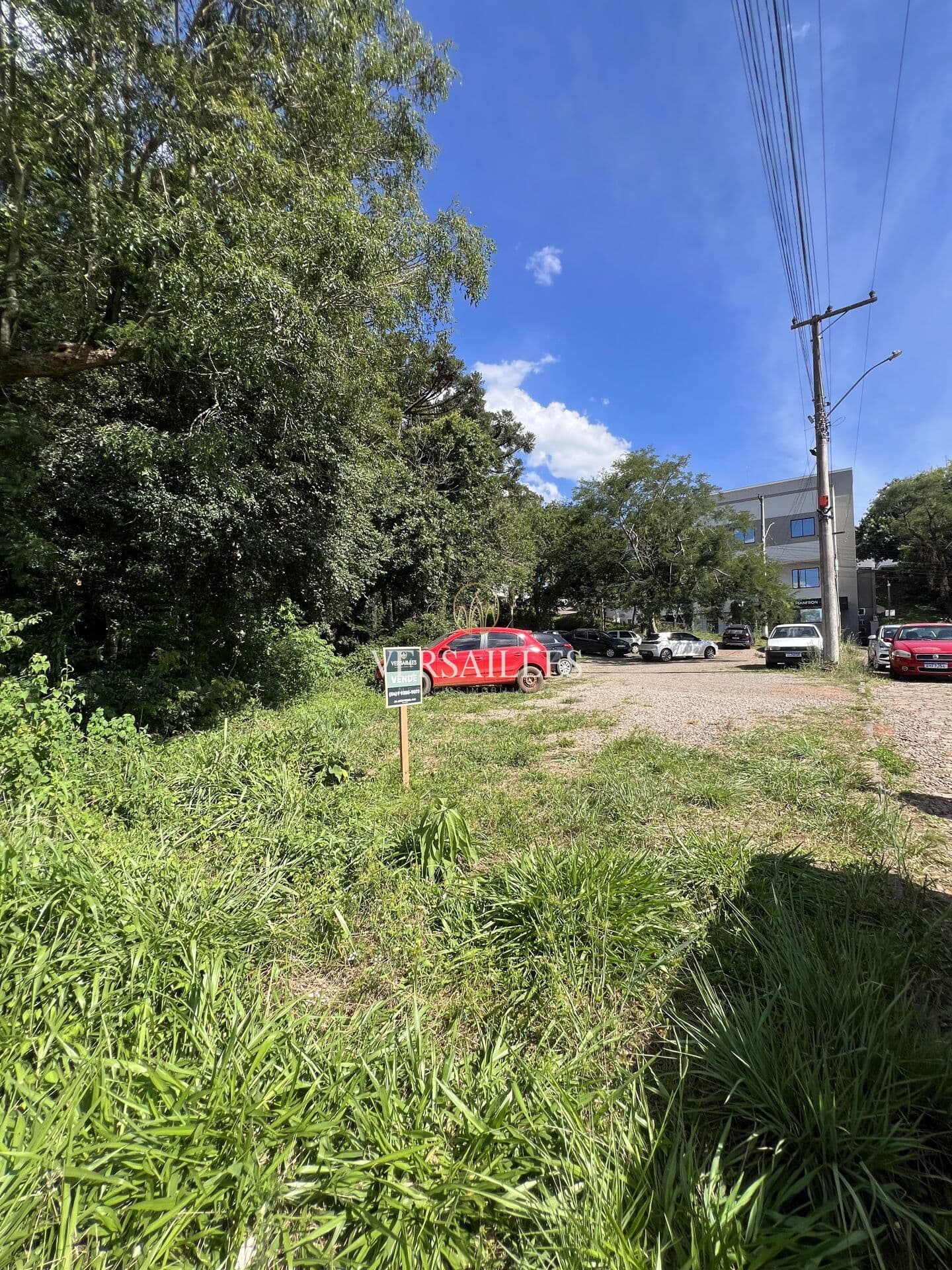 Lote ao lado do estacionamento do HCR