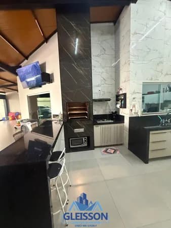 CASA ACONCHEGANTE COM ÁREA DE LAZER ESPAÇOSA!