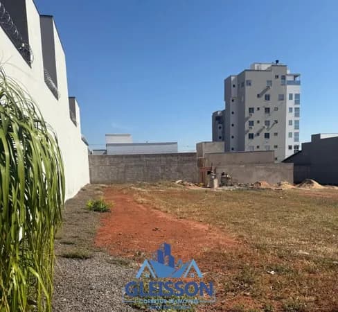 TERRENO NO BAIRRO GERSON BADUY PRÓXIMO DA UFU!