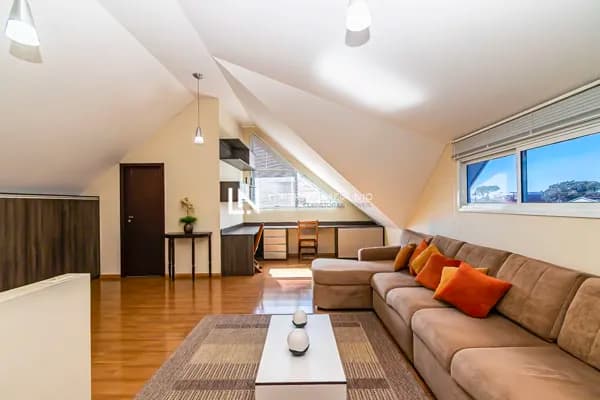 Triplex Semi Mobiliado com 3 Quartos no Hauer