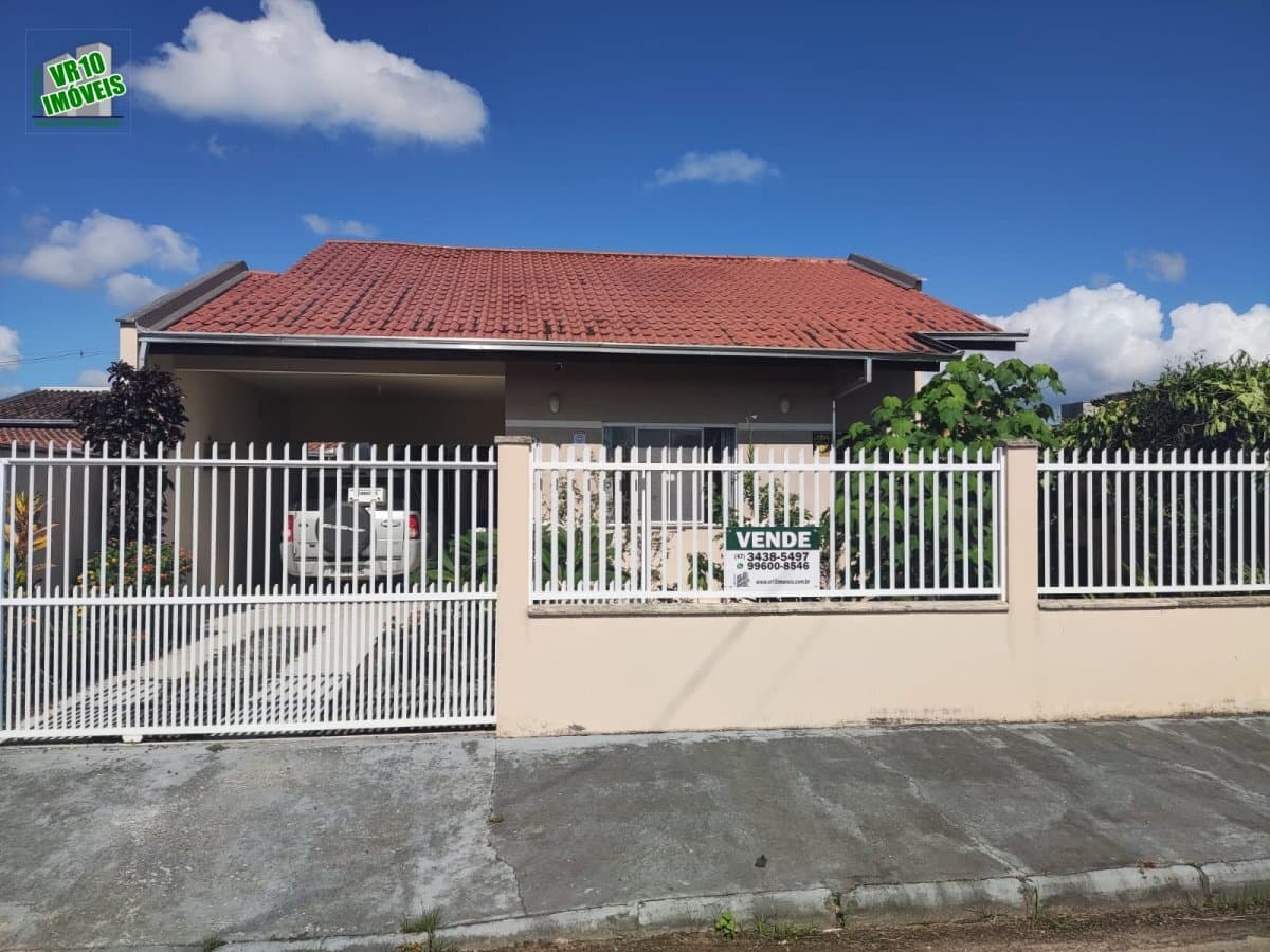 Casa Padrão para Venda em Centro Araquari-SC