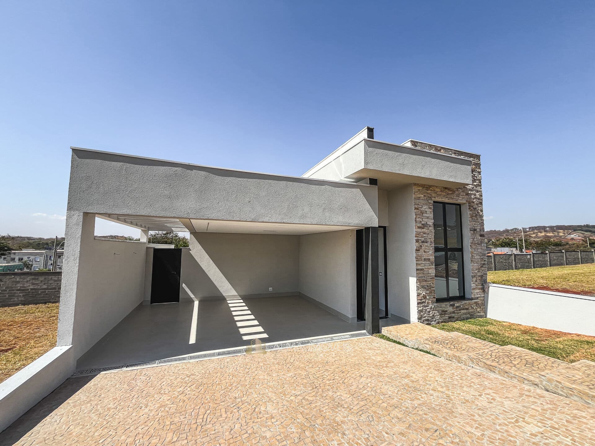 Casa Térrea de Alto Padrão – Condomínio Terras de Santa Martha (Ilha das Acácias)