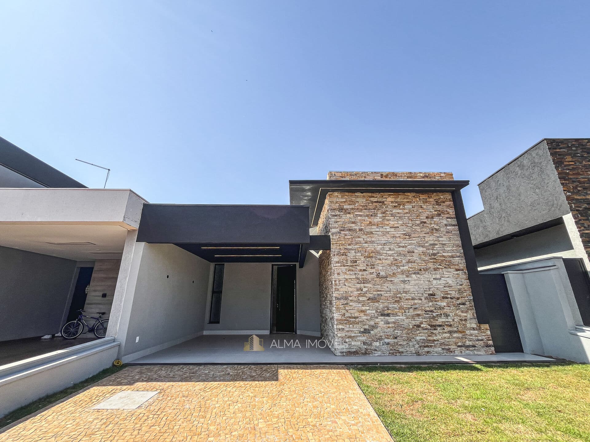 Casa Térrea à Venda no Condomínio Vivendas da Mata - Portal Aroeira