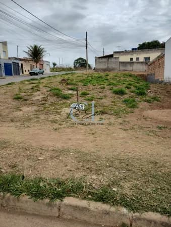 Lote à venda no bairro Padre Eustáquio - Divinópolis/MG