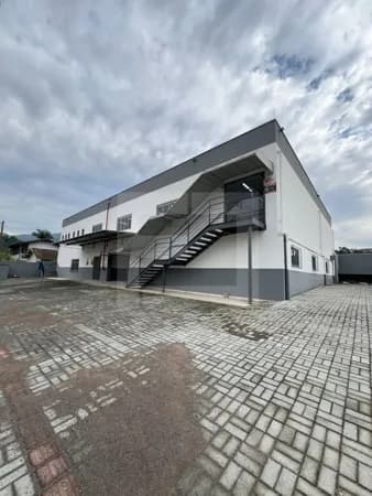 Galpão Comercial/Industrial com Excelente Estrutura em Timbó - SC