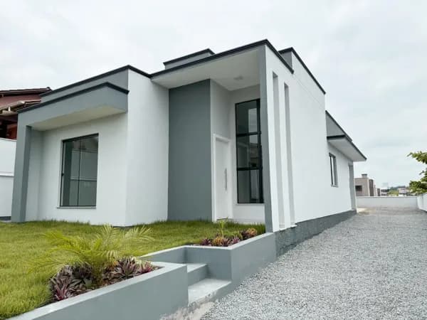 Casa com 3 dormitórios sendo uma suíte com closet