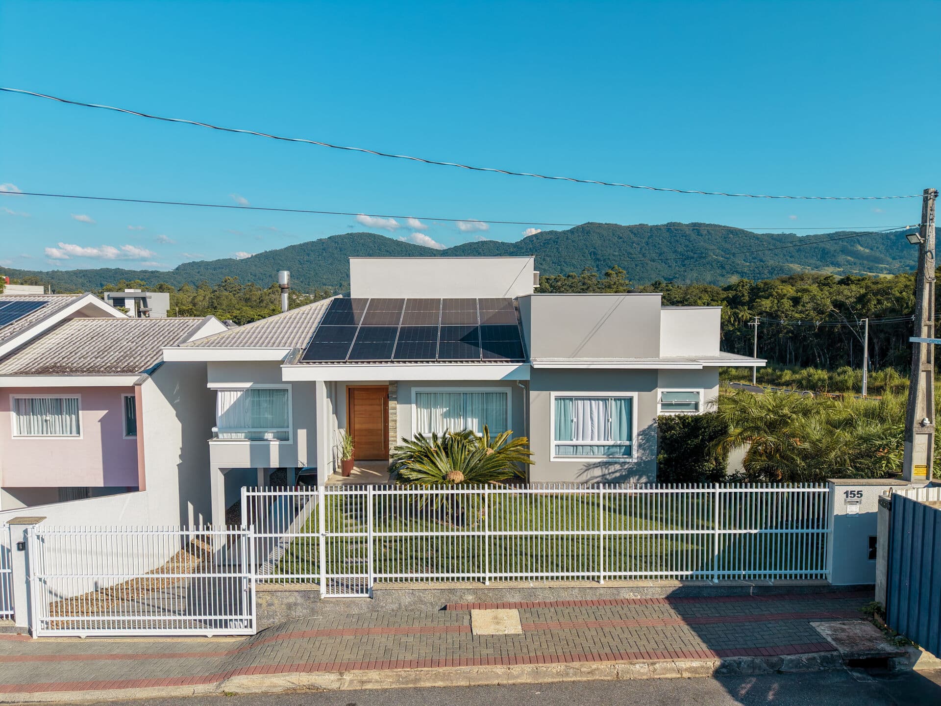 Casa de Alto Padrão com Piscina no Loteamento Colina Verde – Indaial/SC