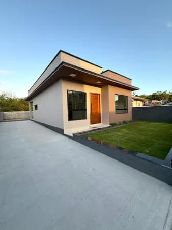 🏡 Casa Moderna com Terreno Amplo e Suíte no Bairro Warnow– Indaial!
