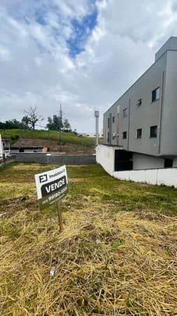 🏡 Oportunidade imperdível no centro de Indaial!