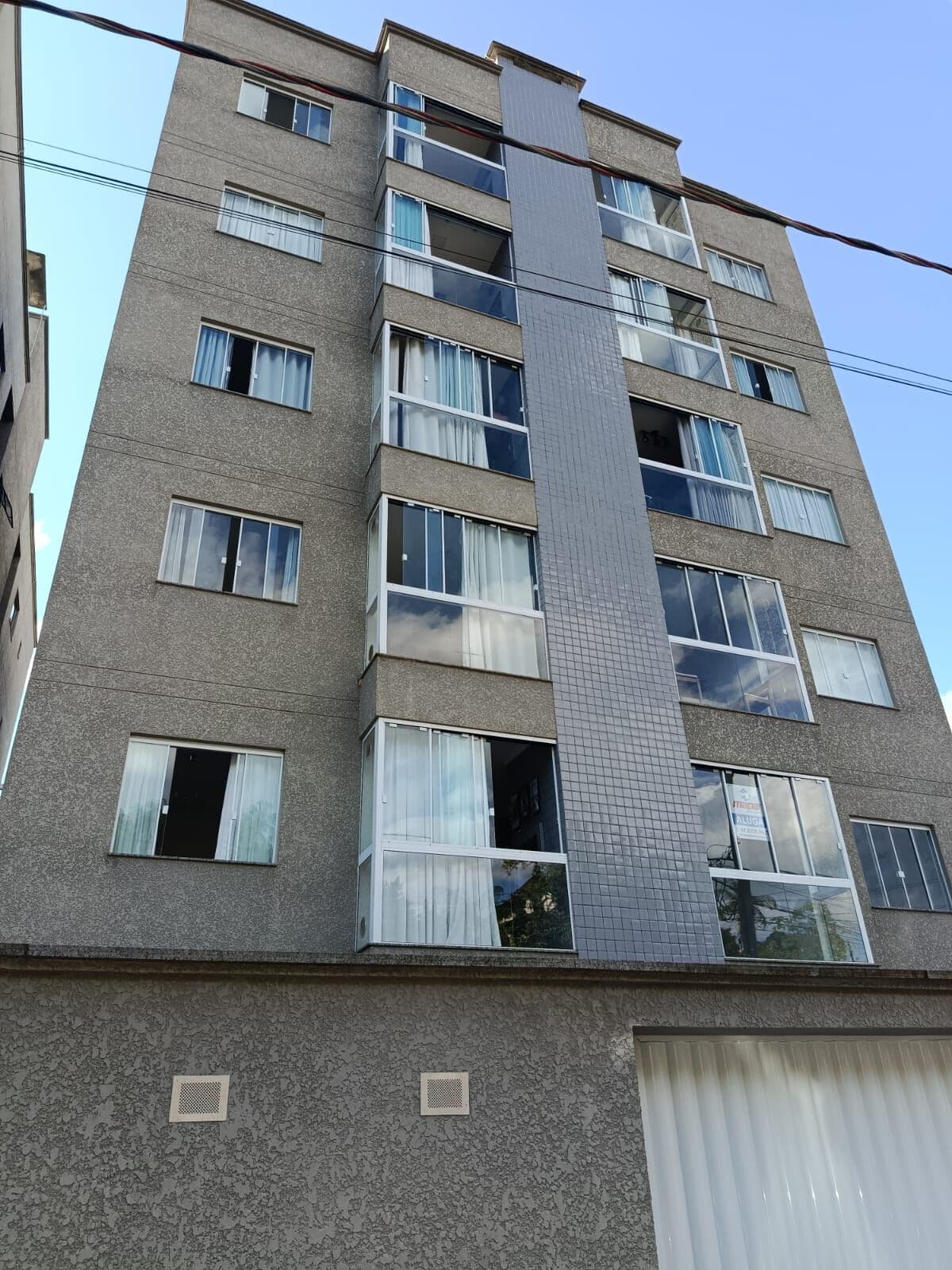 APARTAMENTO SEMIMOBILIADO NO CENTRO DE INDAIAL
