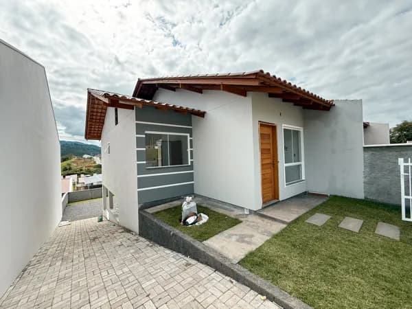 Casa com 2 dormitórios no Parque Arapongas em Indaial-SC