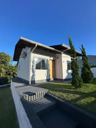 Casa semi mobiliada no Lot. Nova Indaial