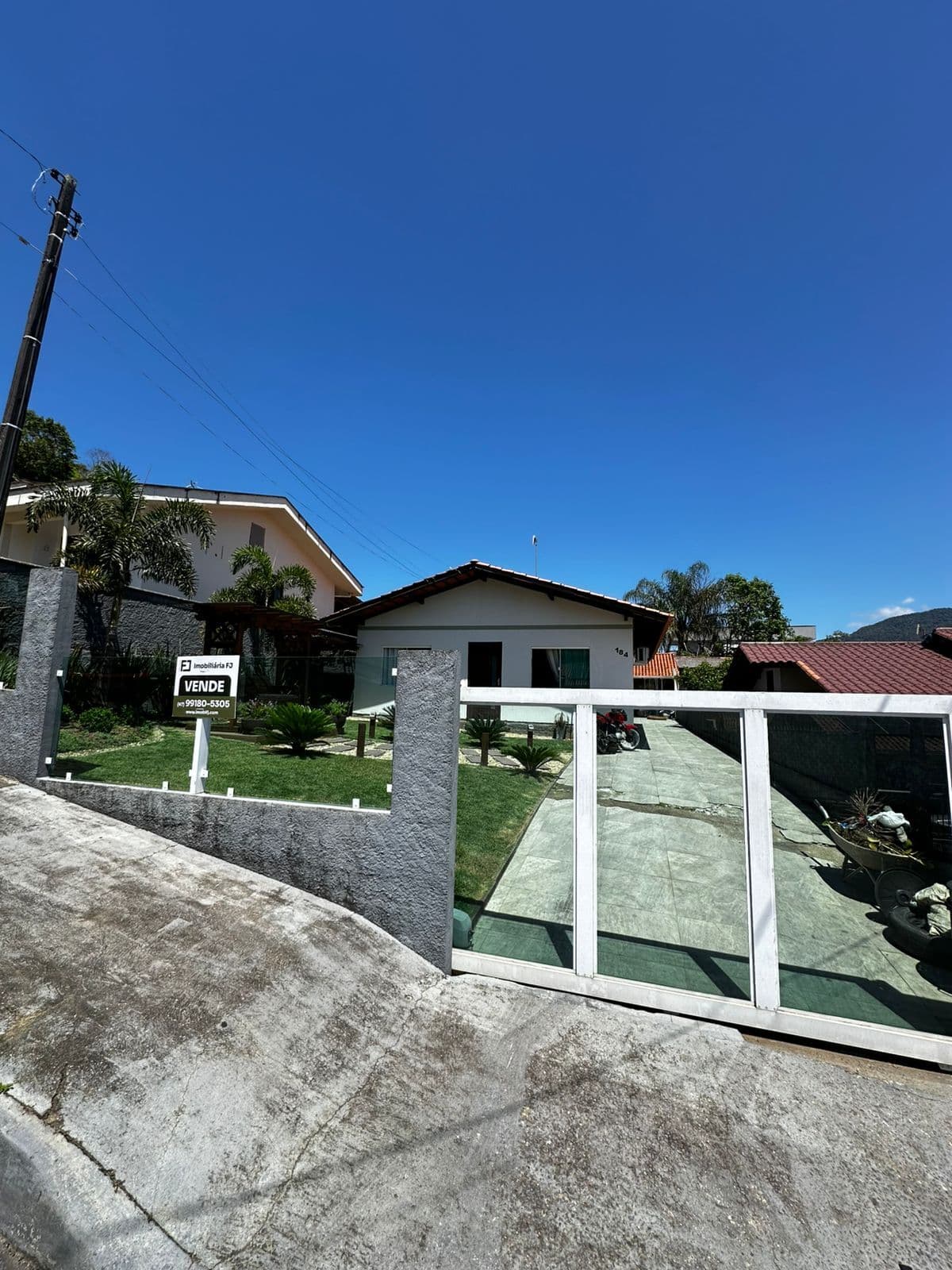 CCASA COM PISCINA E AREA DE FESTA