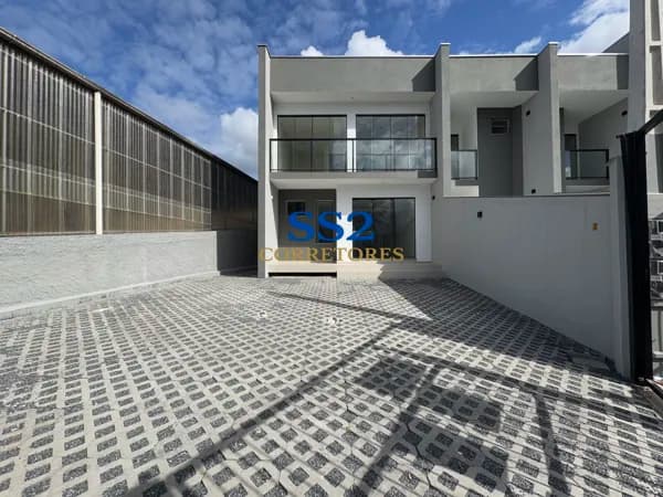 Sobrado à Venda Pronto no Bairro Escola Agrícola