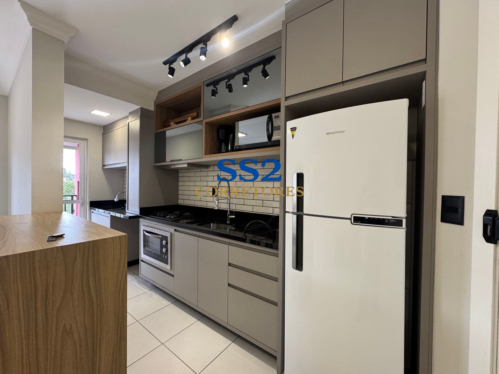 Apartamento com 02 dormitórios totalmente mobiliado à venda no bairro Escola Agrícola!