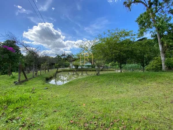 Sítio Escriturado com Duas Casas – Vila Itoupava
