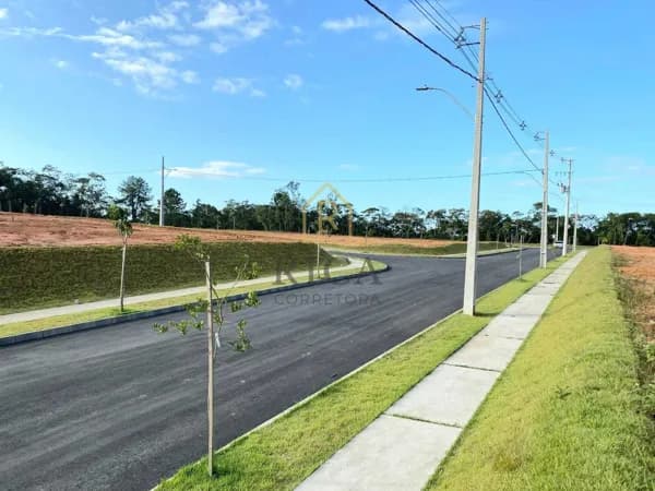 Excelência e oportunidade se encontram neste terreno plano.