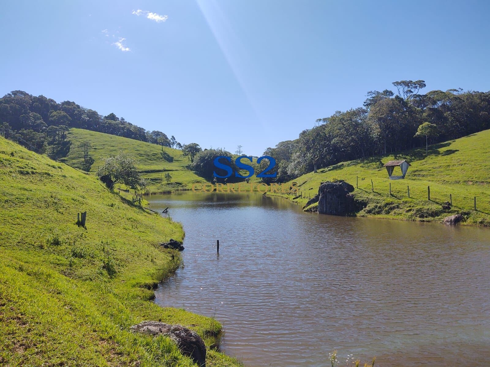 UM REFÚGIO EXTRAORDINÁRIO COM VISTA DESLUMBRANTE NA VILA ITOUPAVA